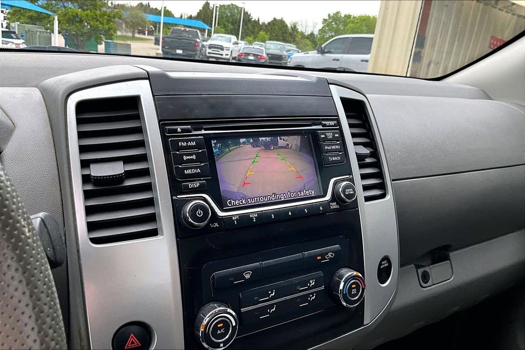 Used 2018 Nissan Frontier SV image 18