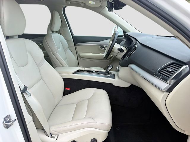 Used 2021 Volvo XC90 T5 Momentum w/ Climate Package FWD image 15