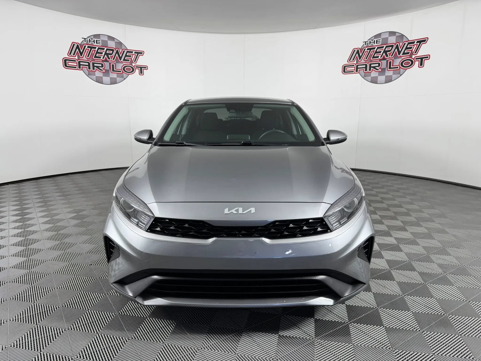 Used 2023 Kia Forte LXS w/ LXS Technology Package FWD image 2