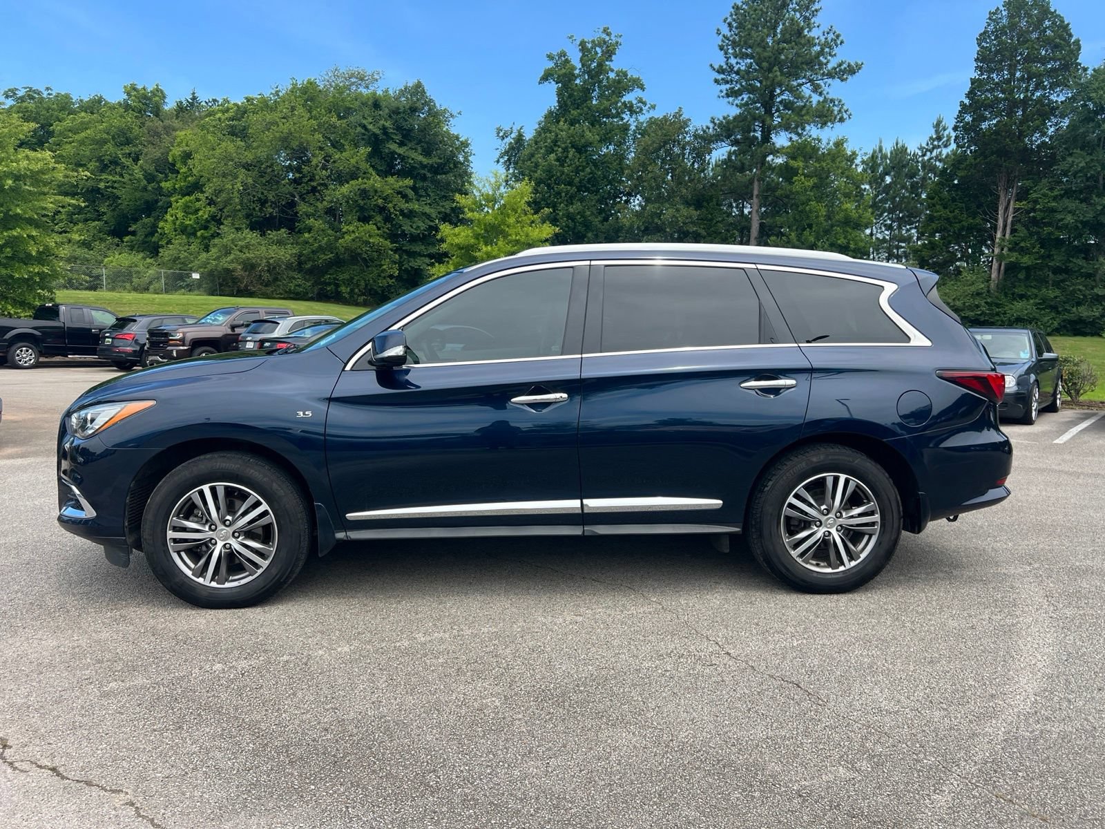 Used 2020 INFINITI QX60 Luxe w/ Essential Package FWD image 5
