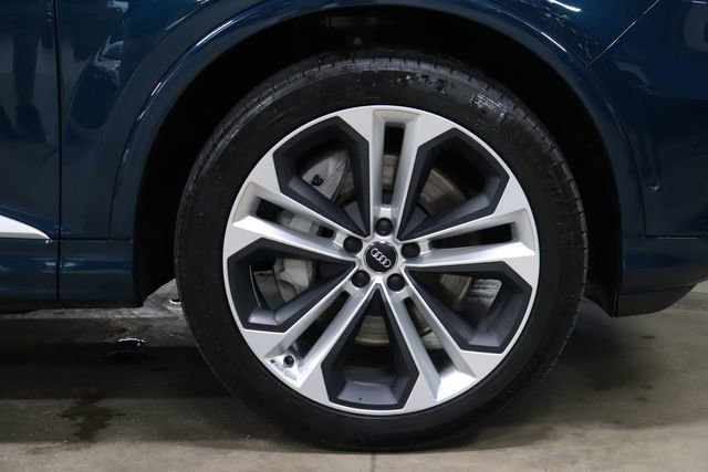 Used 2020 Audi Q7 3.0T Premium Plus AWD/4WD image 32