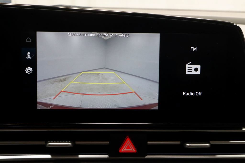 Certified 2025 Hyundai Elantra SEL FWD image 2