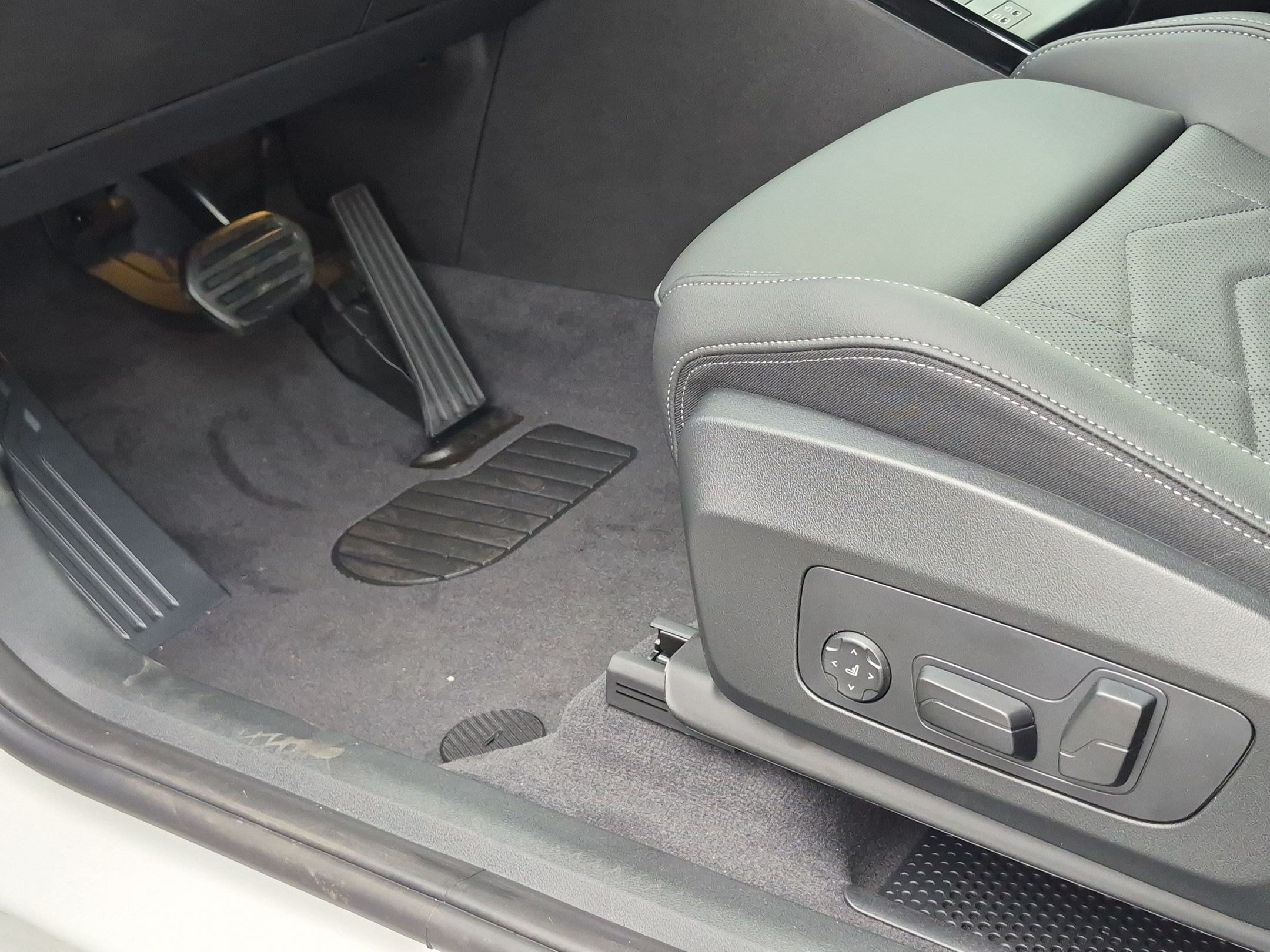New 2027 BMW X1 xDrive28i AWD/4WD image 17