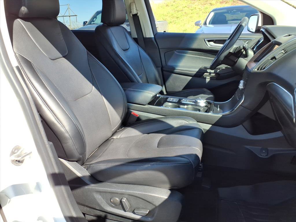 Used 2020 Ford Edge Titanium w/ Equipment Group 301A image 8