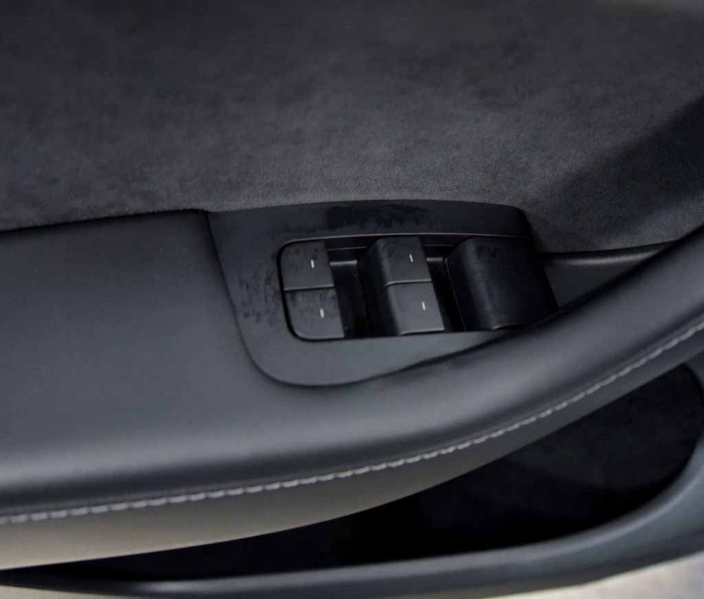 Used 2023 Tesla Model Y Long Range image 16