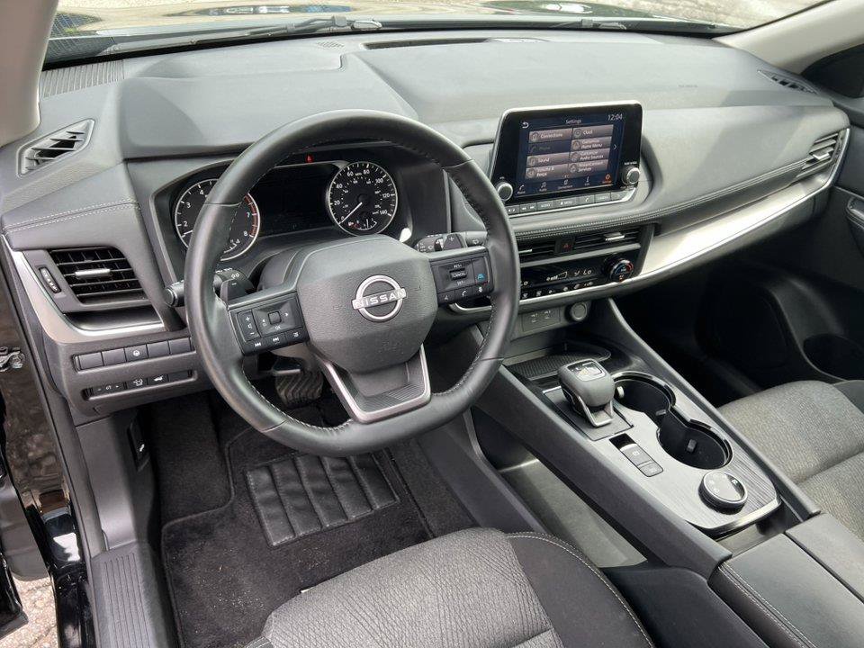 Used 2025 Nissan Rogue SV AWD/4WD image 14