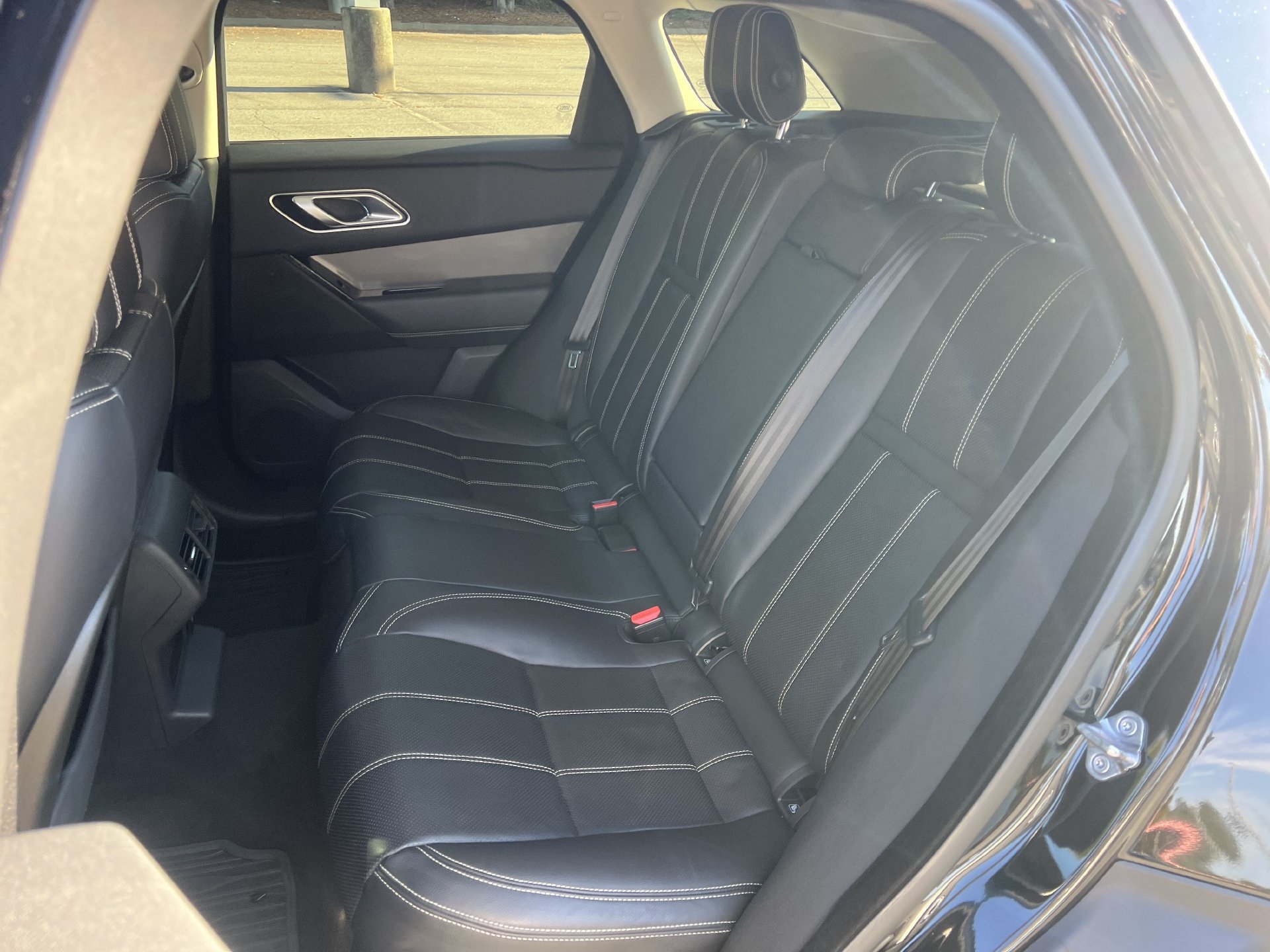 Used 2019 Land Rover Range Rover Velar S AWD/4WD image 17
