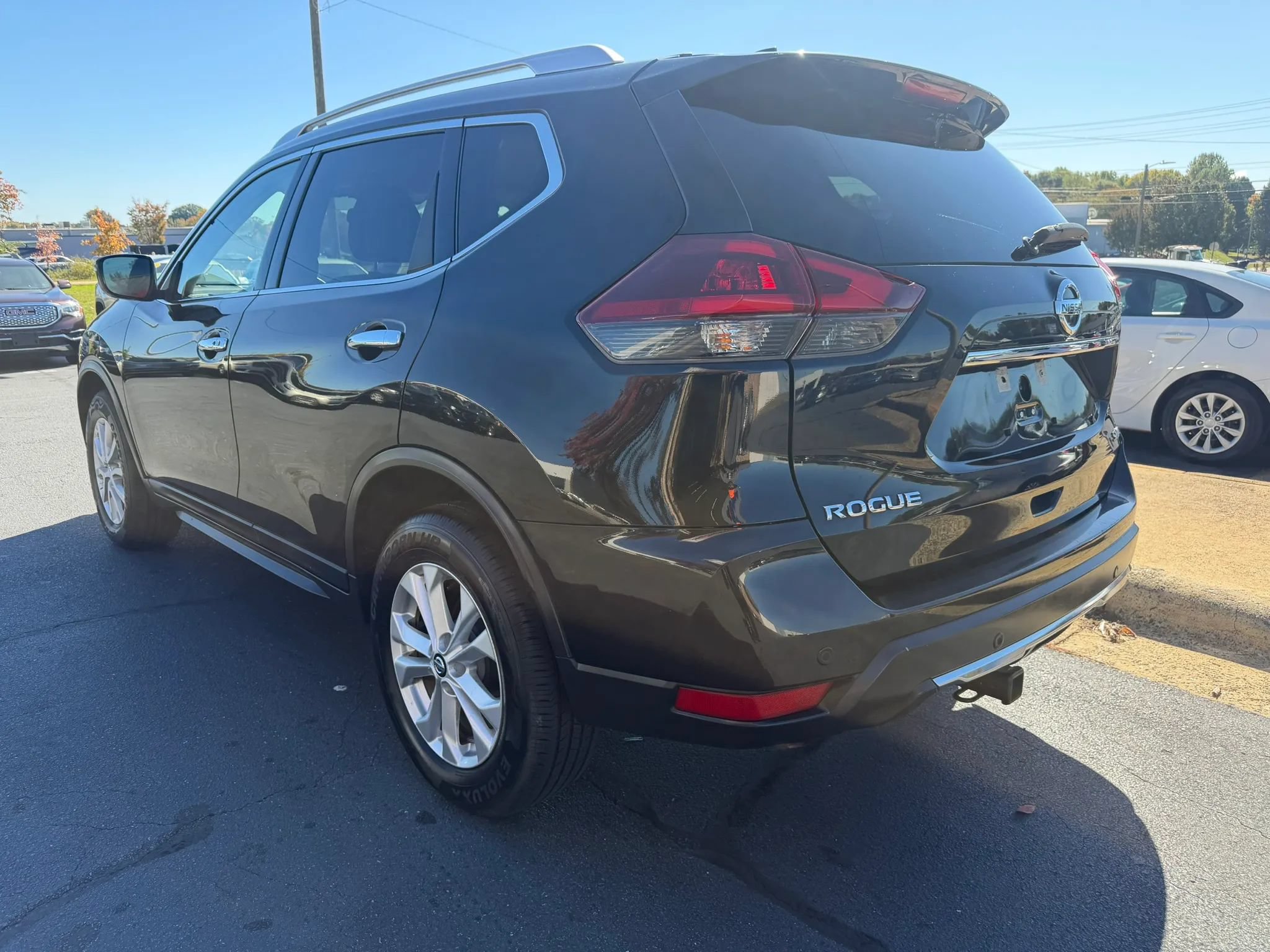Used 2020 Nissan Rogue SV AWD/4WD image 5