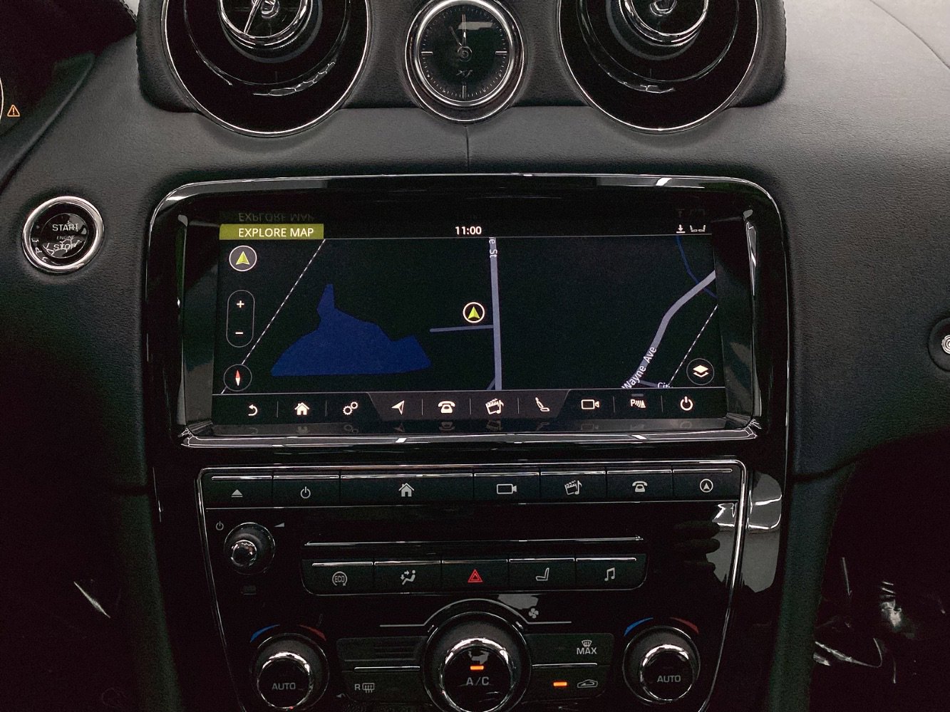 Used 2018 Jaguar XJ R-Sport image 39