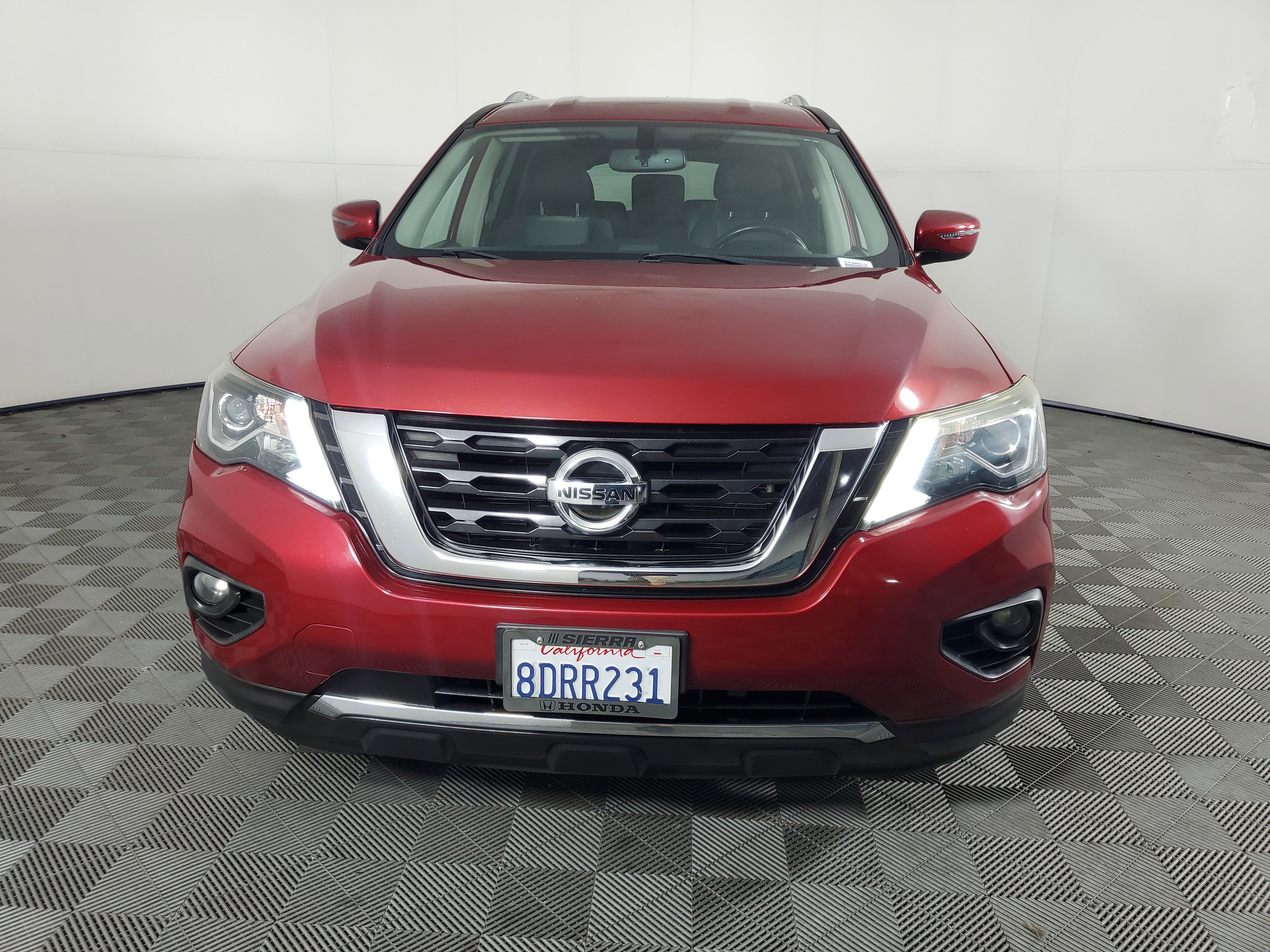 Used 2018 Nissan Pathfinder SV w/ Cargo Package FWD image 9