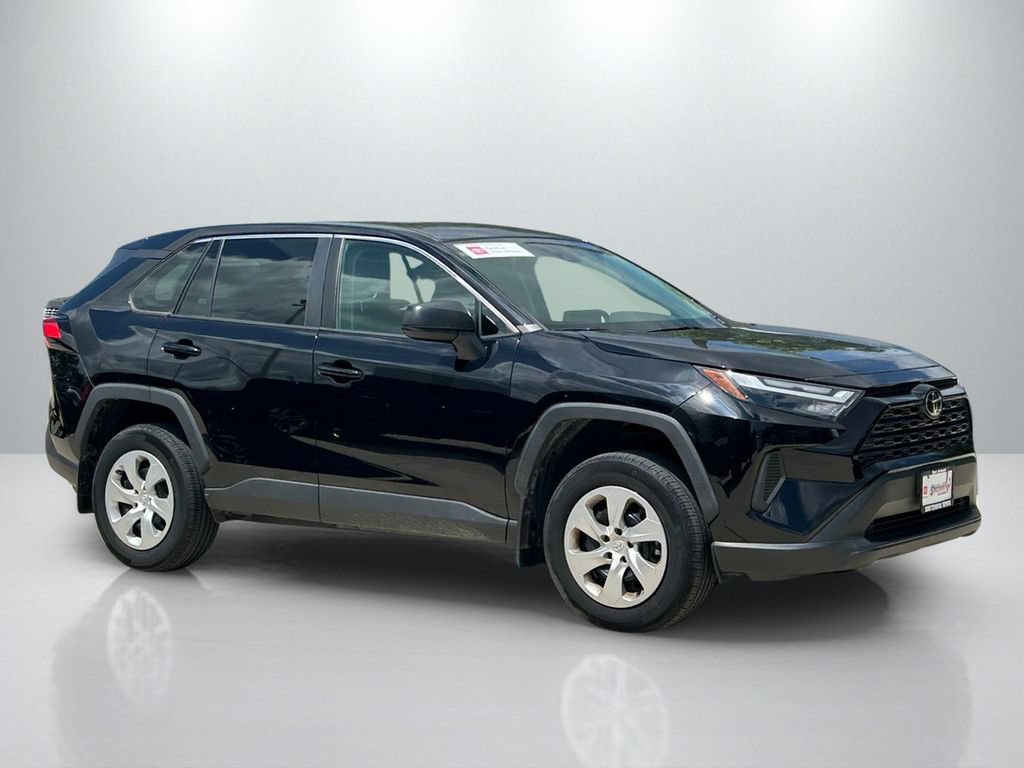 Used 2023 Toyota RAV4 LE FWD image 4