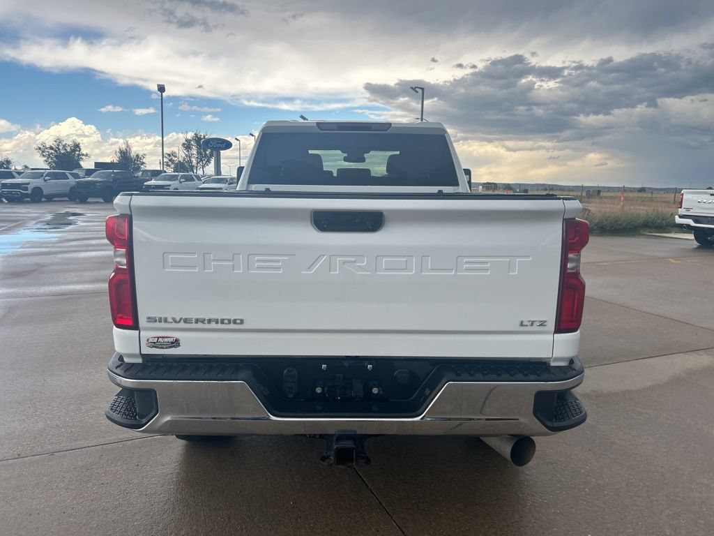 Used 2024 Chevrolet Silverado 2500 LTZ AWD/4WD image 4