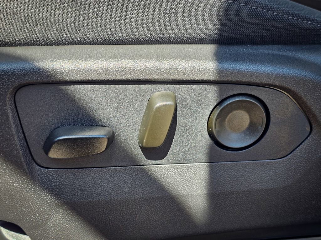 New 2026 GMC Sierra 1500 Elevation image 16