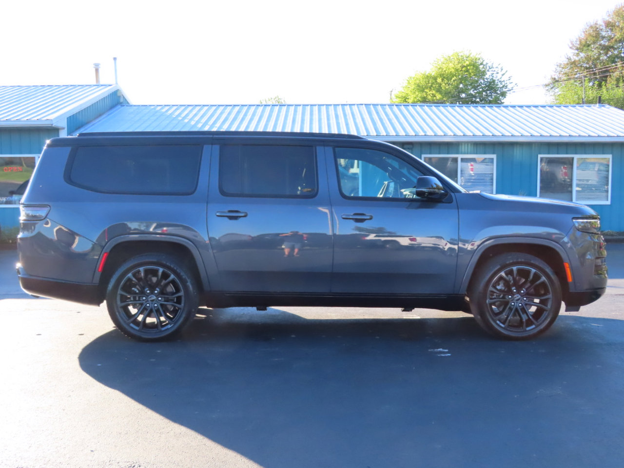 Used 2024 Jeep Grand Wagoneer L Series II w/ Quick Order Packagew 28T image 7