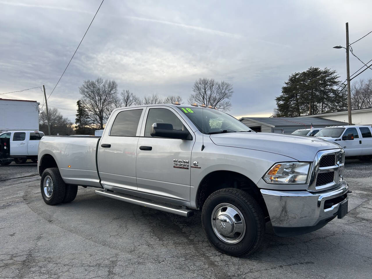 Used 2018 RAM 3500 Tradesman w/ Chrome Appearance Group image 4