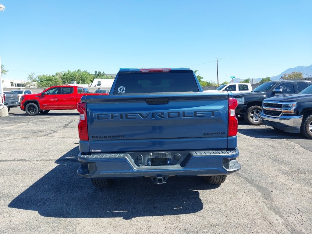 Used 2024 Chevrolet Silverado 1500 Custom w/ Turbomax Blackout Package AWD/4WD image 4