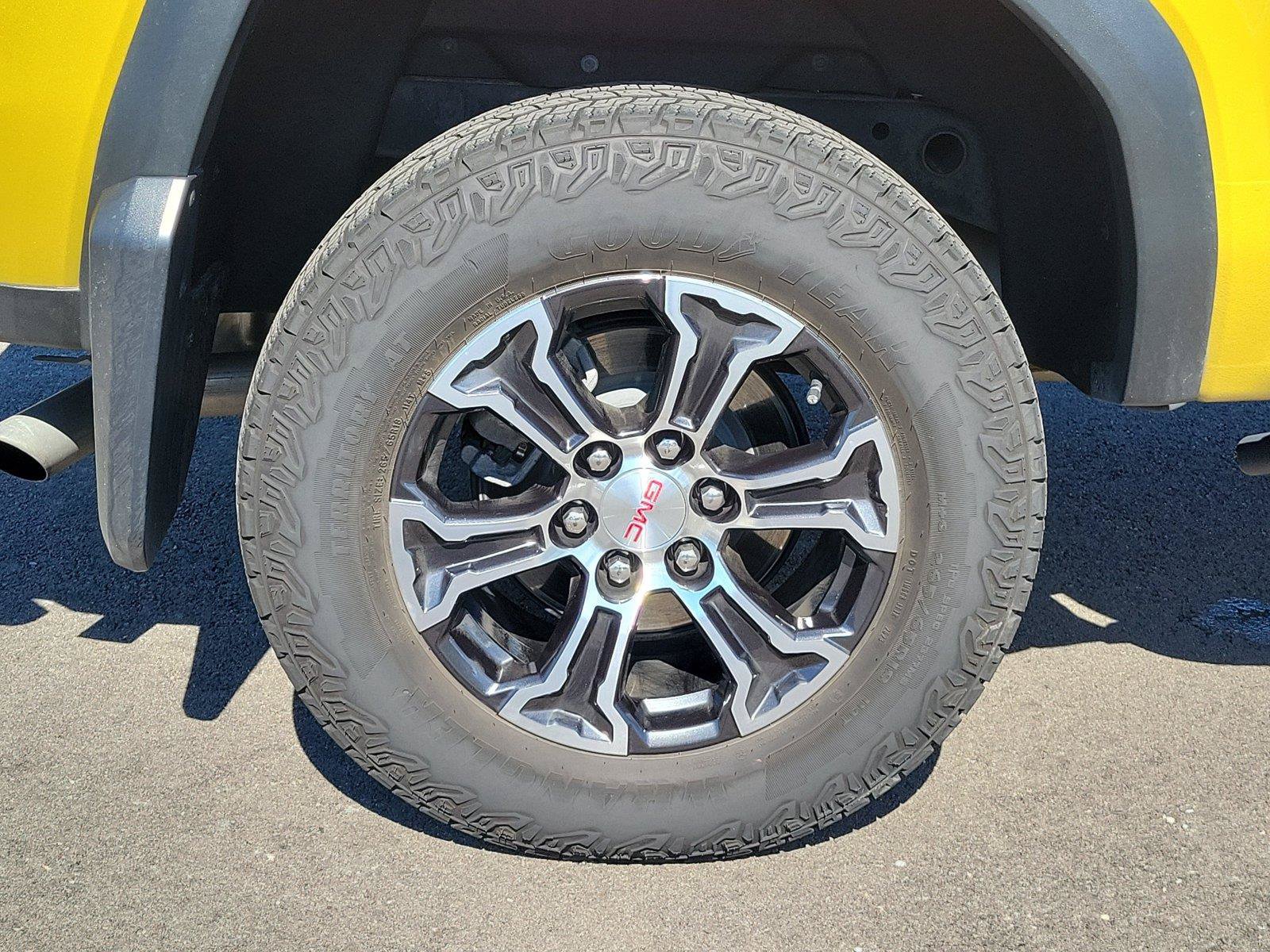 Used 2023 GMC Canyon AT4 AWD/4WD image 5