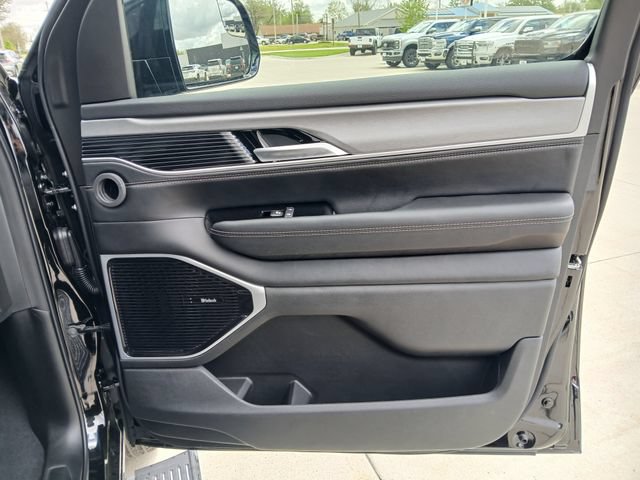 New 2026 Jeep Grand Wagoneer Limited AWD/4WD image 16