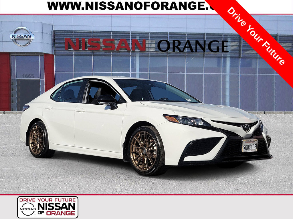 Used 2023 Toyota Camry SE FWD image 1