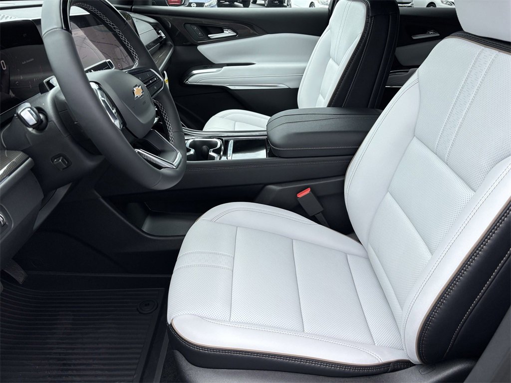 New 2026 Chevrolet Traverse High Country w/ LPO, Floor Liner Package image 15