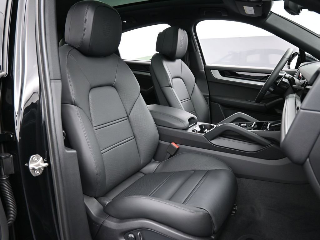 New 2026 Porsche Cayenne S image 32