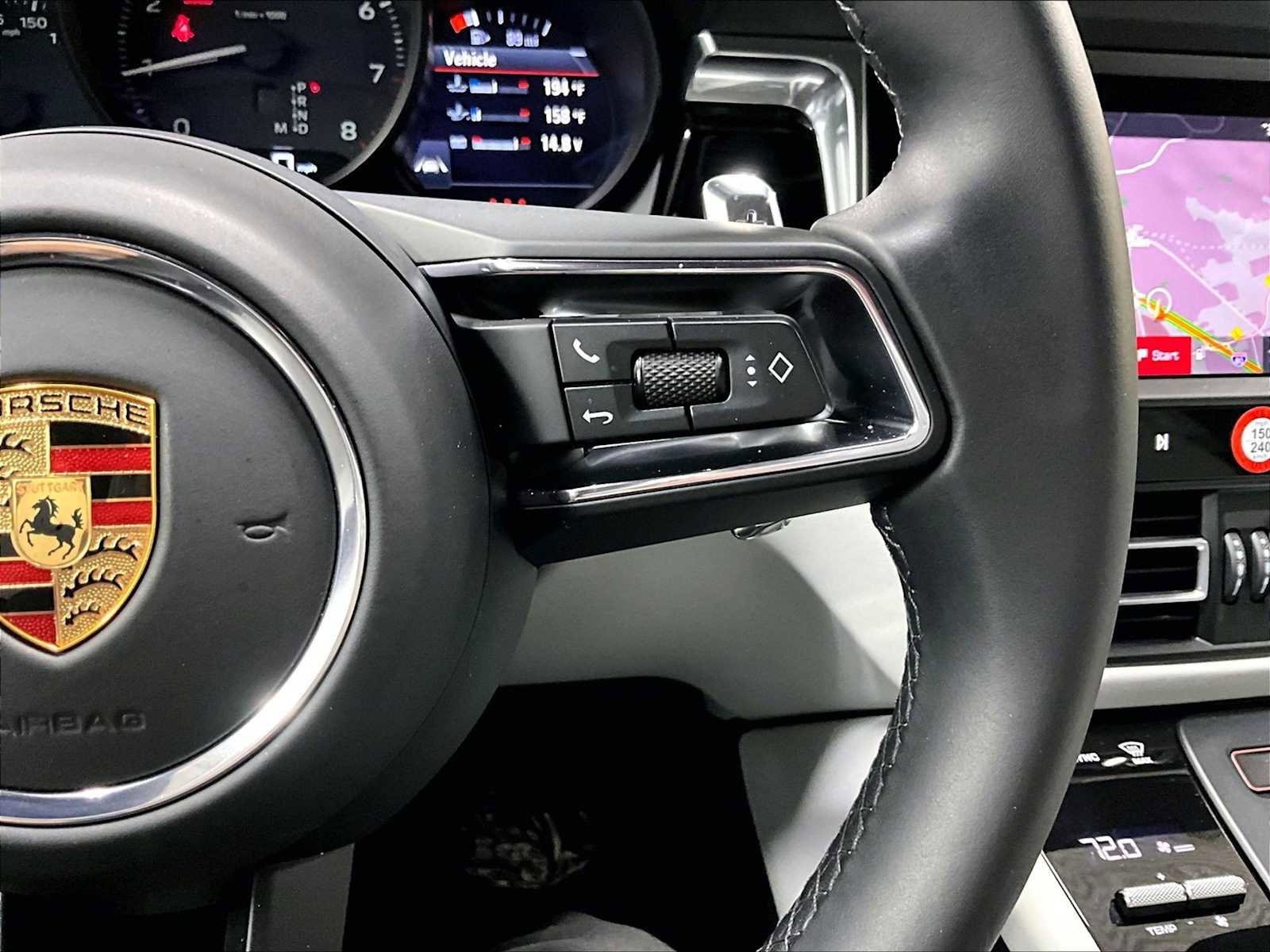 Used 2025 Porsche Macan image 22
