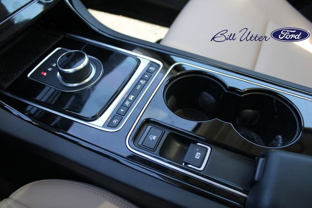 Used 2017 Jaguar XE Premium image 18