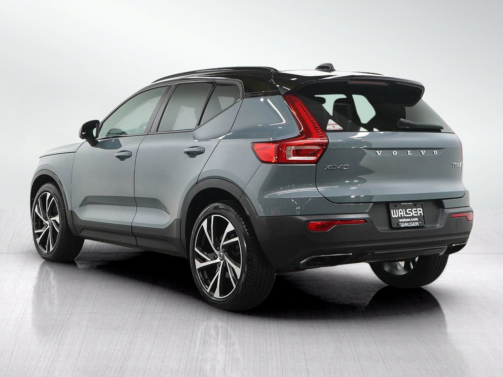 Used 2020 Volvo XC40 T5 R-Design AWD/4WD image 3