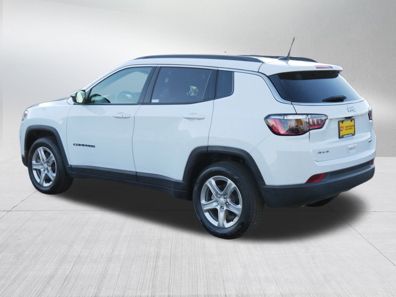 Used 2024 Jeep Compass Latitude image 5