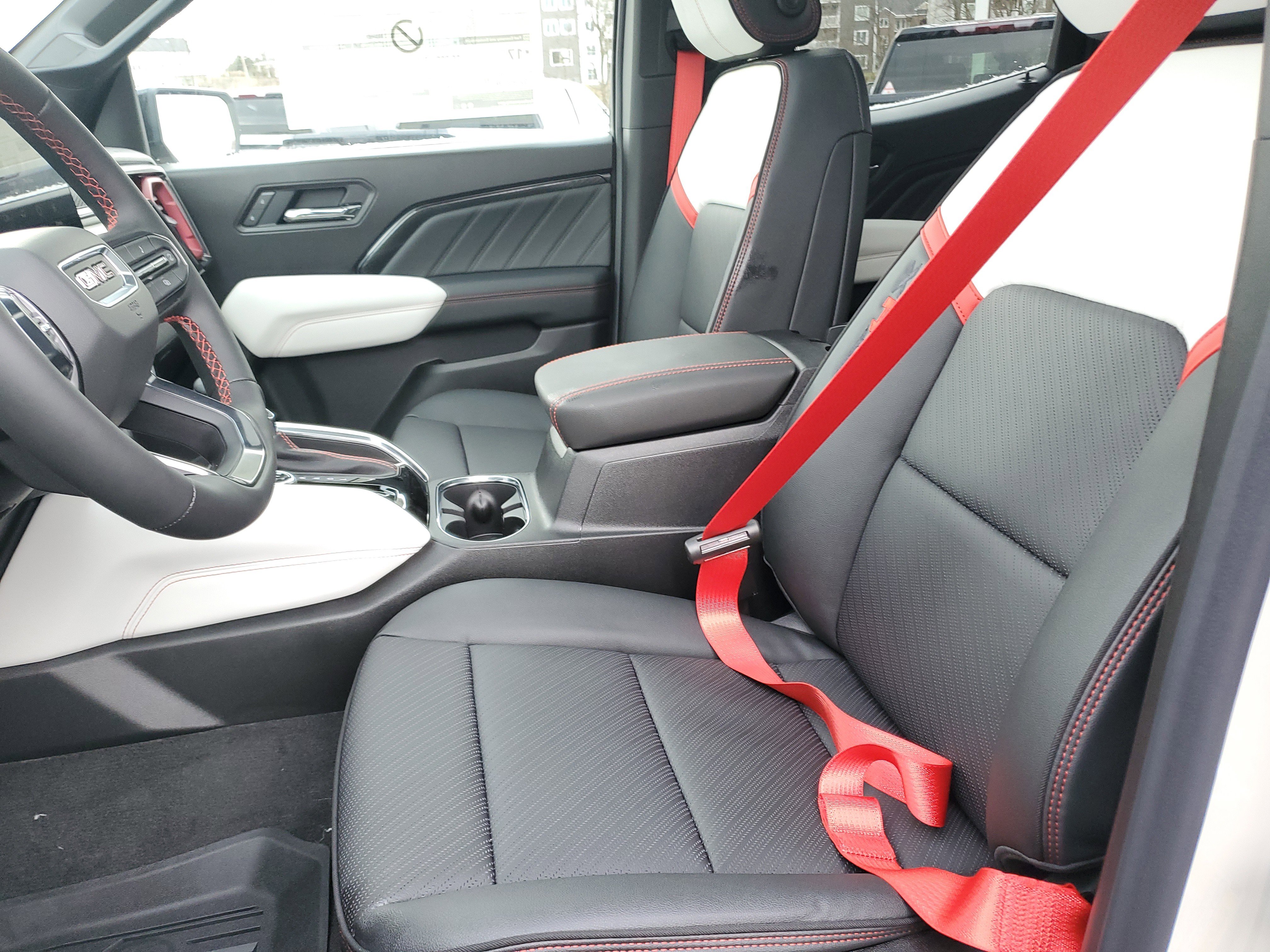 New 2026 GMC Canyon AT4X w/ LPO, Black Badging Package image 28