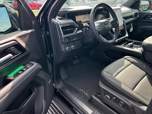 New 2026 GMC Yukon Denali w/ Denali Reserve Package AWD/4WD image 19