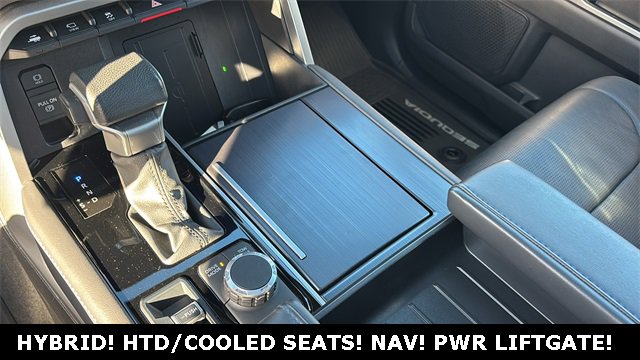 Used 2024 Toyota Sequoia Platinum image 18