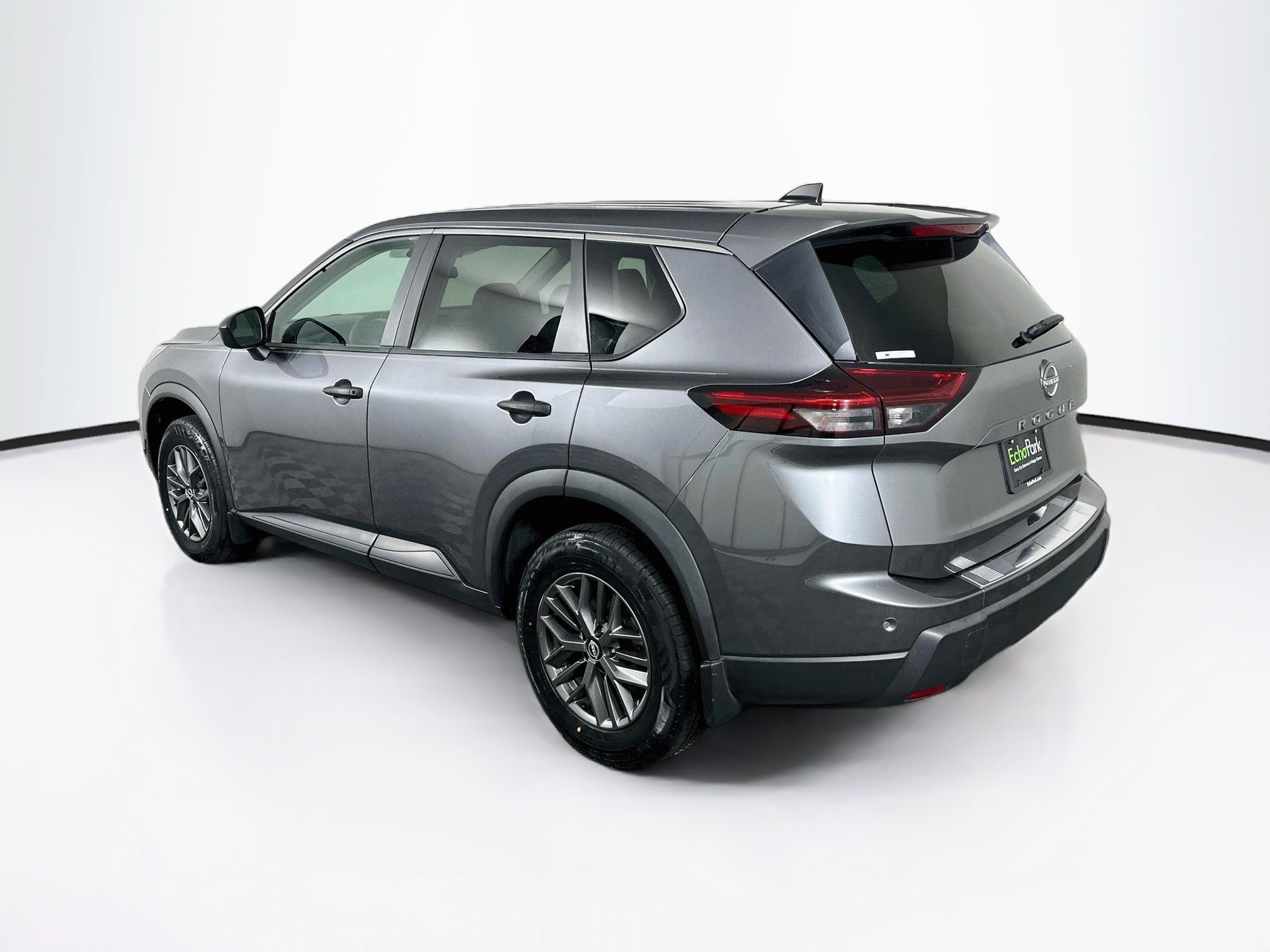 Used 2024 Nissan Rogue S FWD image 5
