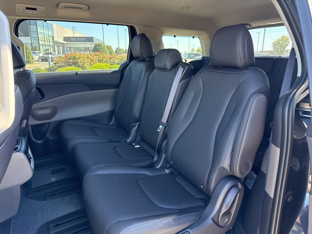 New 2026 Kia Carnival EX image 24