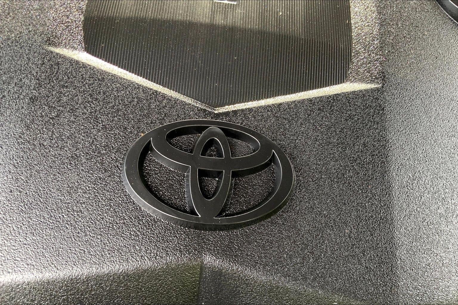 Used 2018 Toyota 4Runner Limited AWD/4WD image 32