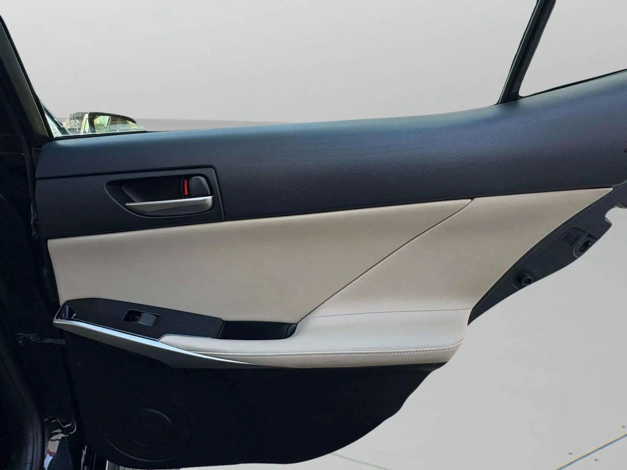 Used 2017 Lexus IS 300 AWD w/ Premium Package image 17