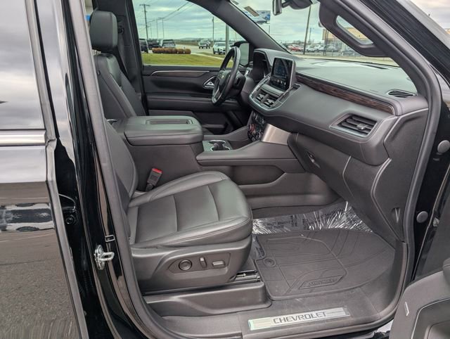 Used 2022 Chevrolet Suburban LT image 4