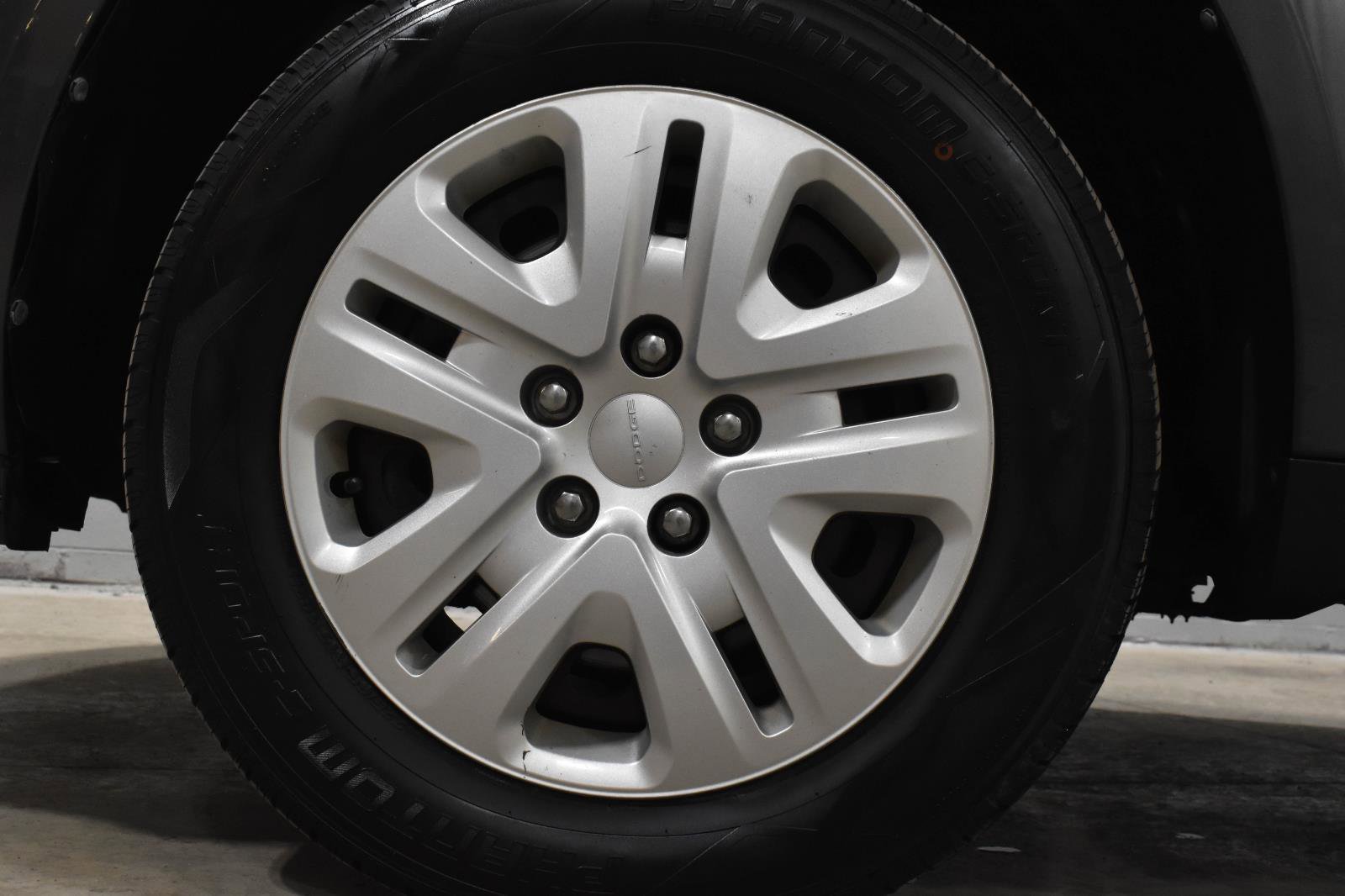 Used 2018 Dodge Journey SE w/ Popular Equipment Group image 28