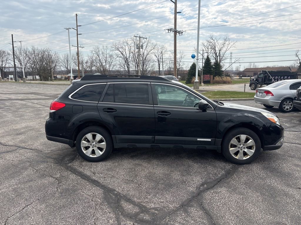 Used 2011 Subaru Outback 3.6R Limited image 4