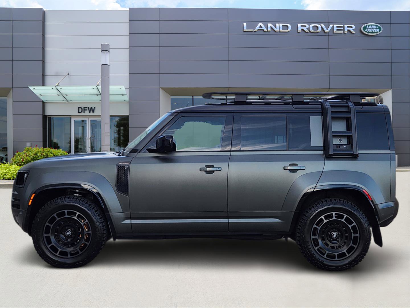 Certified 2025 Land Rover Defender 110 image 3