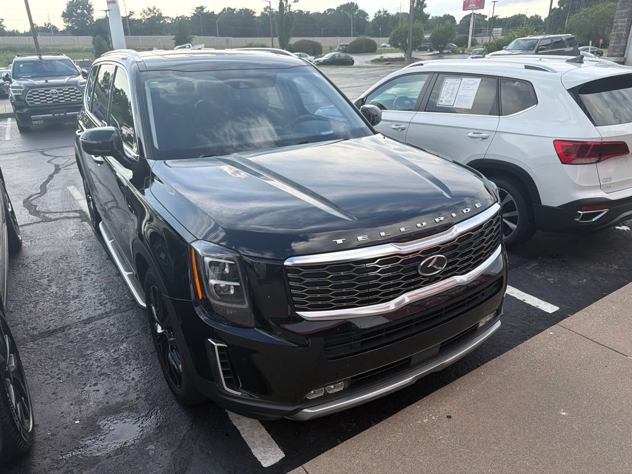 Used 2020 Kia Telluride SX w/ SX Prestige Package AWD/4WD image 3