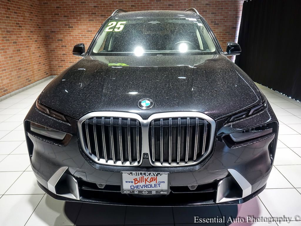 Used 2025 BMW X7 xDrive40i w/ Premium Package image 6