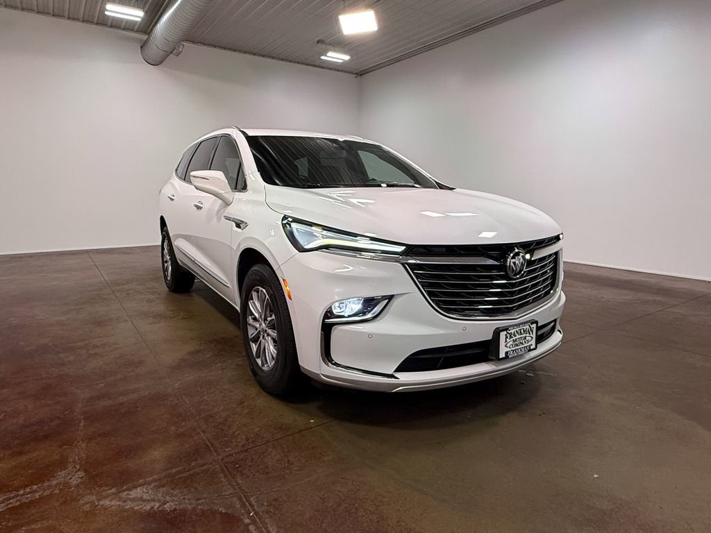 Used 2023 Buick Enclave Essence AWD/4WD image 30