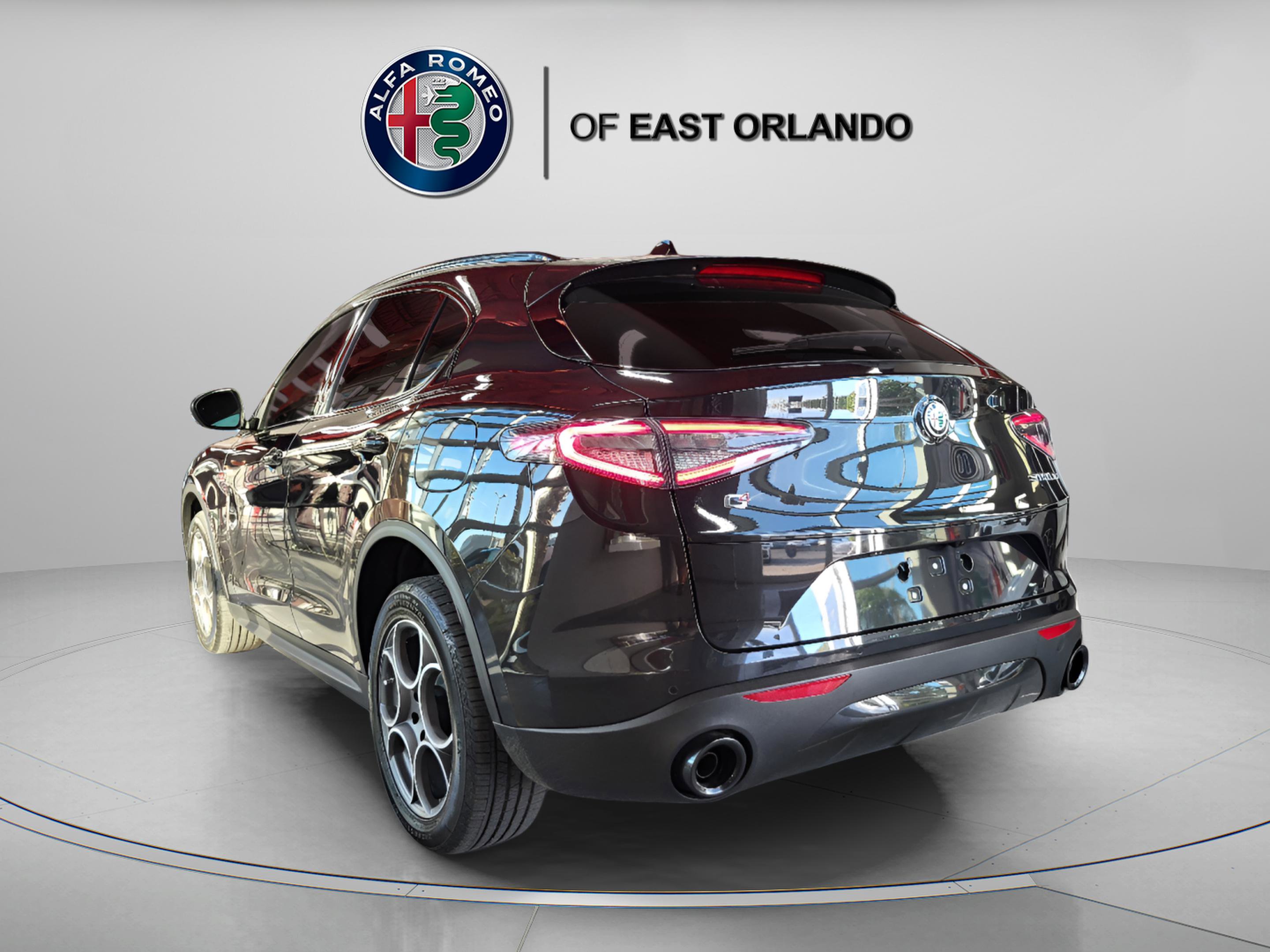 New 2025 Alfa Romeo Stelvio Sprint AWD/4WD image 4