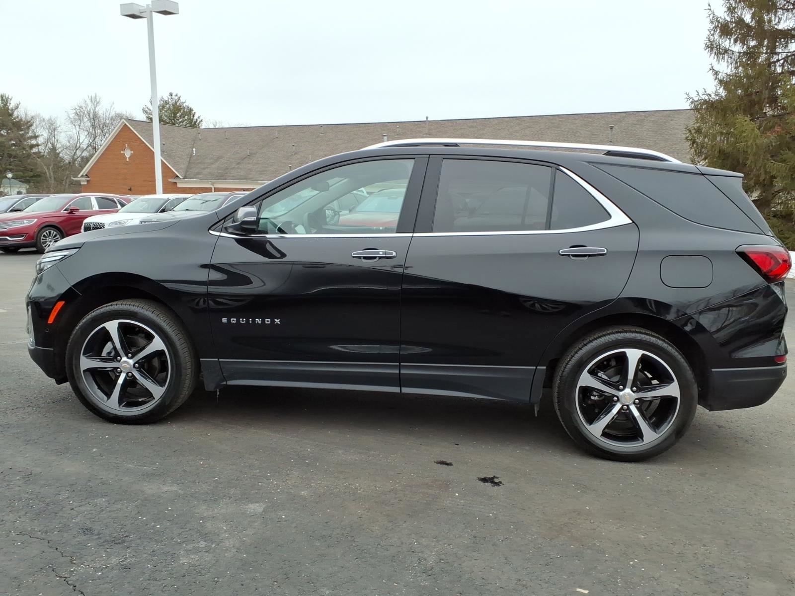 Used 2023 Chevrolet Equinox Premier image 4