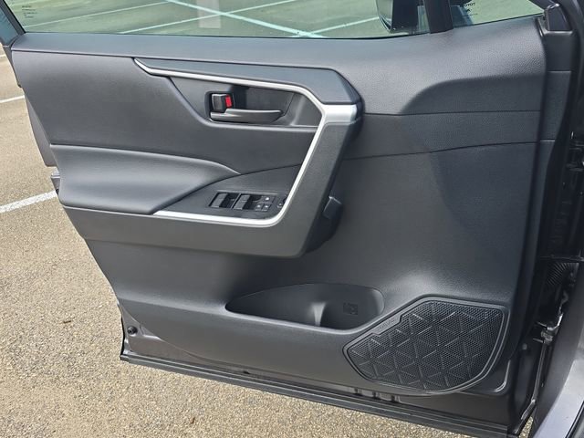 Used 2025 Toyota RAV4 LE image 26