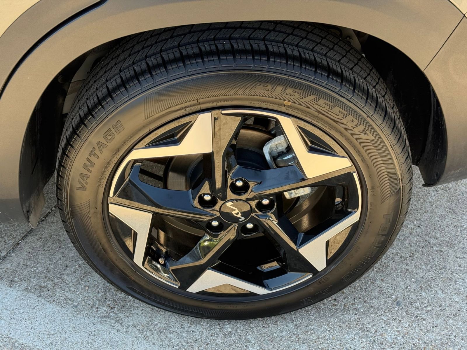 Used 2025 Kia Seltos S image 32