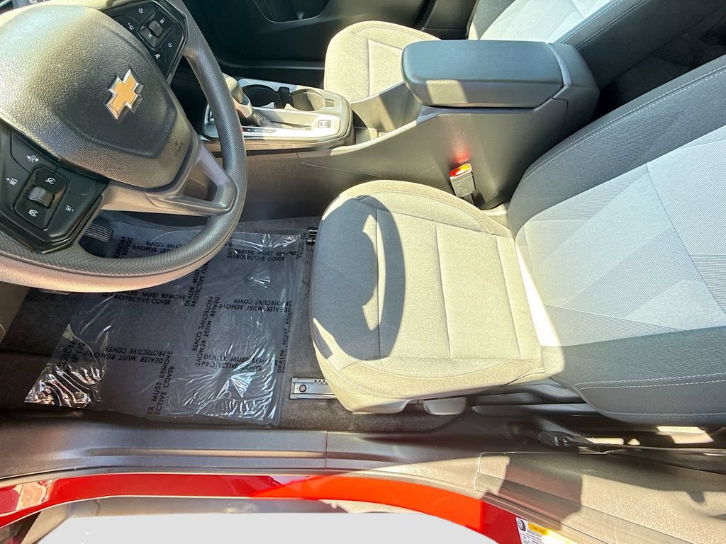 Used 2026 Chevrolet Trax LS w/ LS Convenience Package FWD image 18
