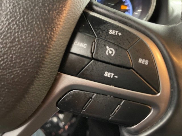 Used 2021 Jeep Grand Cherokee Laredo image 21