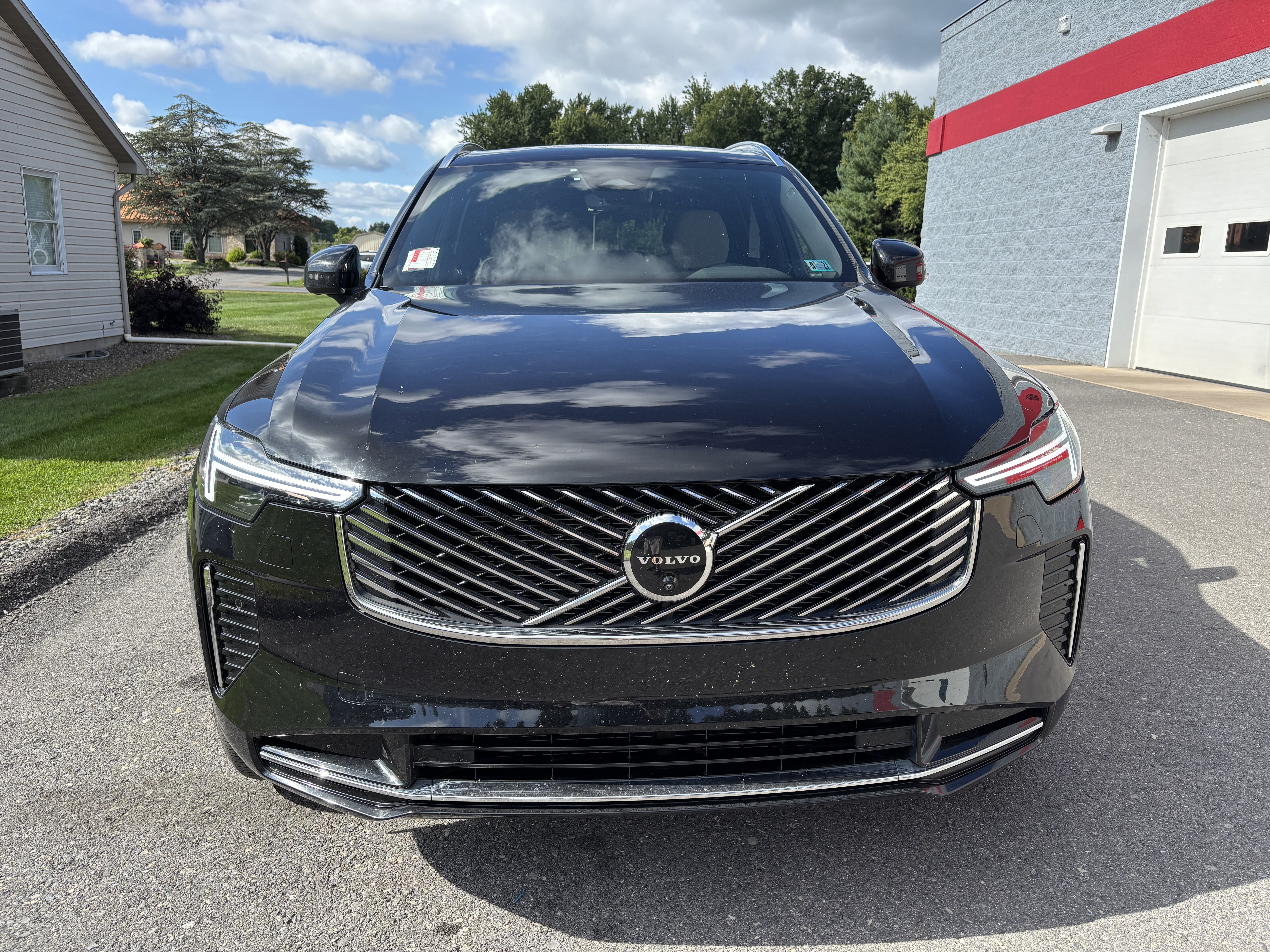 Used 2025 Volvo XC90 B6 Plus w/ Protection Package Premier AWD/4WD image 9